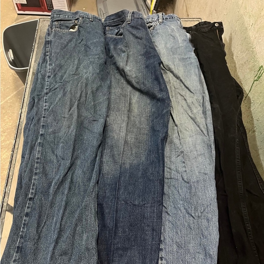 4 mens Jeans 38x32- 2 Levi’s,wrangler, unknown